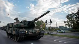 A Leopard 2PL tank 