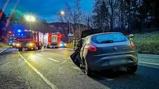 Czołowe zderzenie na DK 8 w Bardzie (woj. dolnośląskie)