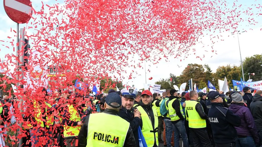 Szef MSWiA: związkowcy być może mają w sobie taką potrzebę showmanów
