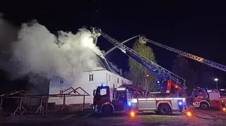 Strażacy walczyli z ogniem całą noc