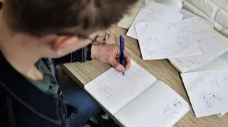 Oblali matematykę, a muszą zdawać język polski. "Promocja maturalna się skończyła"