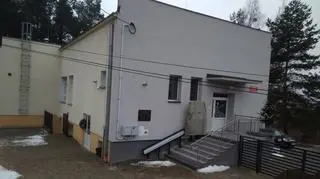 Ksiądz po wydarzeniach z 1973 stracił działkę i budynek. Mieściła się tam świetlica, a teraz przedszkole
