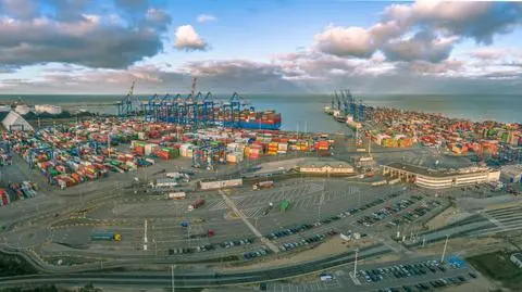 W gdańskim porcie zderzyły się kontenerowce