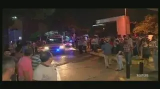 Trzy eksplozje i strzelanina na lotnisku w Stambule