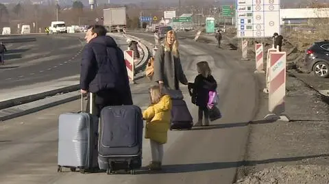 Ukraińcy szukają schronienia za granicą. "Będziemy robić wszystko, by każdy znalazł bezpieczne schronienie."