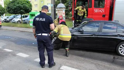 Zasłabł za kierownicą i uderzył w inne samochody