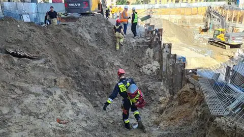 Mężczyzna wpadł do wykopu w Łodzi 