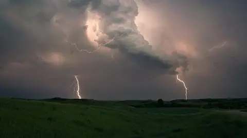 Pogoda na jutro: piątek pod znakiem deszczu i burz