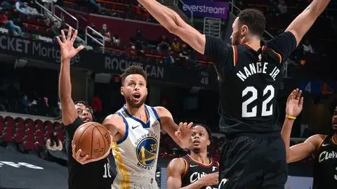 Curry znowu dał popis. Dziewiąty taki mecz z rzędu