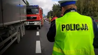 Policja ruszyła w pościg, bo kierowca nie zatrzymał się do kontroli i  stwarzał zagrożenie na drodze 