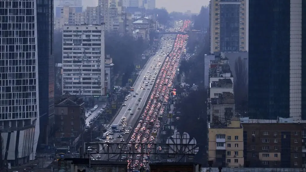 Mieszkańcy Kijowa wyjeżdżają ze stolicy