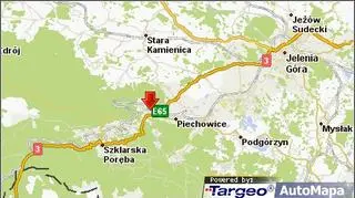 Wypadek busa i dwóch samochodów osobowych na wysokości Piechowic