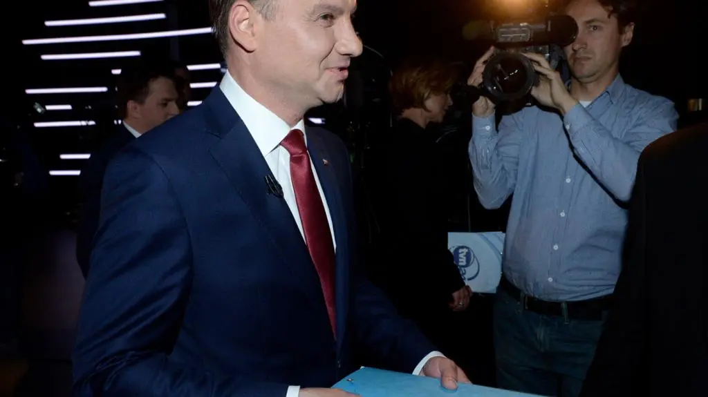 Duda wypomina Komorowskiemu czekoladowego orła