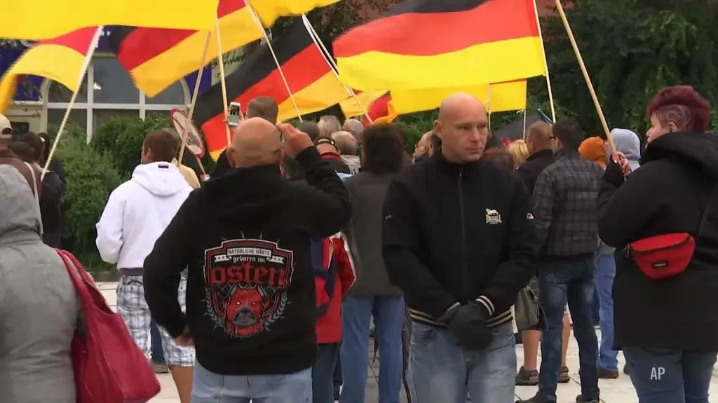 Prawicowy ekstremizm zagrożeniem. Raport o stanie jedności Niemiec