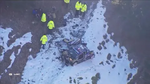 Uderzyli w skarpę i spadli ze zbocza. Groźny wypadek w Rajdzie Monte Carlo