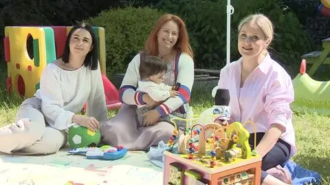 W środku Piotruś i jego nowa mama