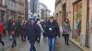 Przewodnicy prowadzili zwiedzających w dwóch podgrupach