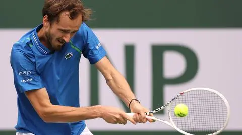 Cierpienia Miedwiediewa w Indian Wells. Awans do ćwierćfinału okupił kontuzją