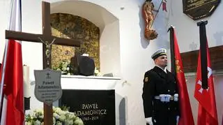 Urna z prochami Pawła Adamowicza została złożona w Bazylice Mariackiej