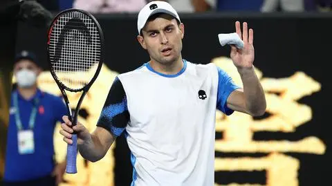 Nieczyste zagrywki Rosjanina. Próbował wybić Hurkacza z rytmu, został wygwizdany