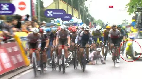 Nieodpowiedzialny manewr i lawina upadków. Kierowca został ukarany, ale nie czuje się winny