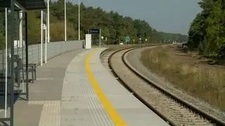 Przystanek kolejowy widmo. Pociągi nie będą się tutaj zatrzymywać. Brakuje jednej ważnej rzeczy