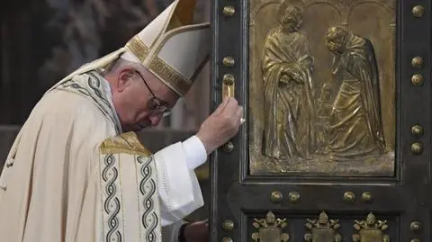 "Udzielam kapłanom władzy rozgrzeszania osób, które popełniły grzech aborcji"