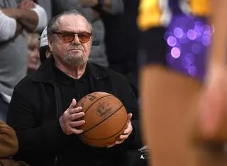 Jack Nicholson na meczu koszykówki w Los Angeles w grudniu 2017 roku