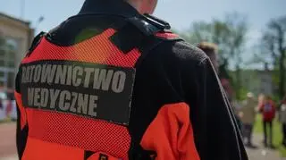 Chłopcy doznali powierzchownych poparzeń dłoni. Trafili do szitala (zdjęcie ilustacyjne) 