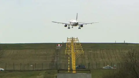 Samolot nie wylądował na lotnisku w Gdańsku z powodu zbyt silnych podmuchów wiatru