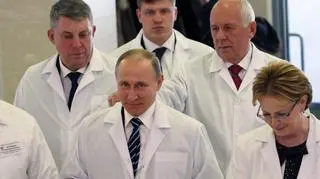 Władimir Putin podczas wizyty w szpitalu w Briańsku
