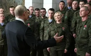 Władimir Putin i "rosyjscy żołnierze"