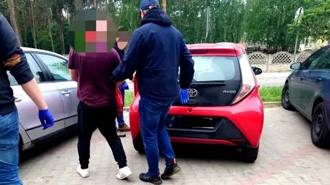46 razy składał wnioski, by zaciągnąć kredyty na inną osobę. W końcu wpadł