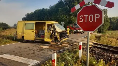 Zderzył się z nadjeżdżającym pociągiem 