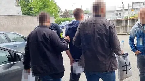 Cztery tysiące fałszywych zaświadczeń o szczepieniach przeciwko COVID-19. Zatrzymano 10 osób