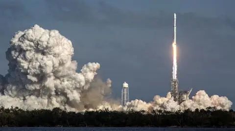 Falcon Heavy wystartowała w stronę Marsa