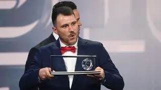 Marcin Oleksy with the Puskás Award for 2022