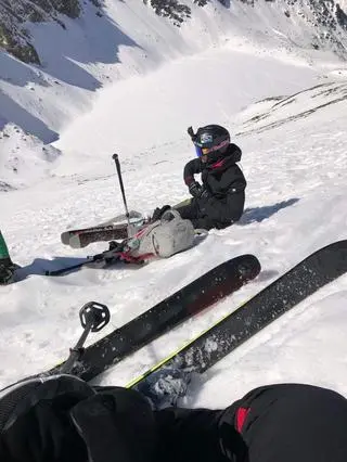 Skradzione ratownikowi medycznemu narty skiturowe to Blizzard Zero G 85 LTD o długości 178 cm z wiązaniami Marker Alpinist.