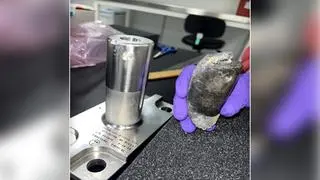 Kawałek metalu, który spadł na dom Otero na Florydzie