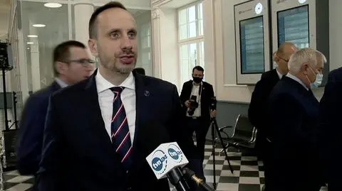 Janusz Kowalski otwarcie krytykuje rząd, ale jego dymisja "to plotka". "Wygrały stołki"