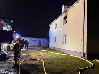 Pożar budynku wielorodzinnego w Ostródzie