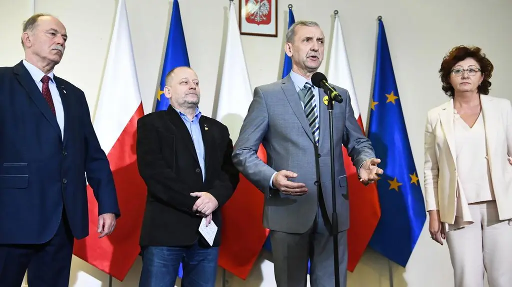 Rząd wyszedł z założenia że potrzebuje więcej czasu