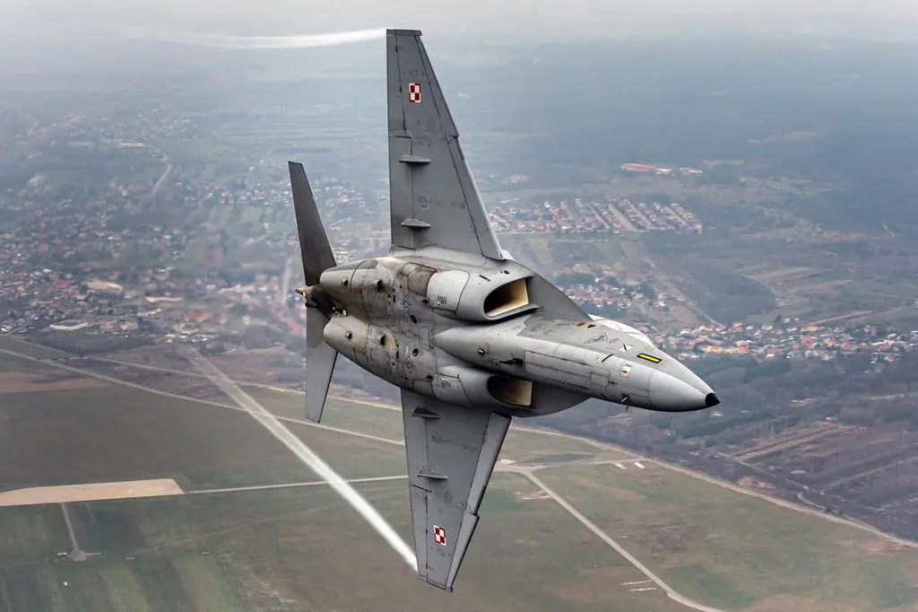 M-346 Bielik w locie