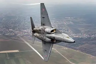 M-346 Bielik w locie
