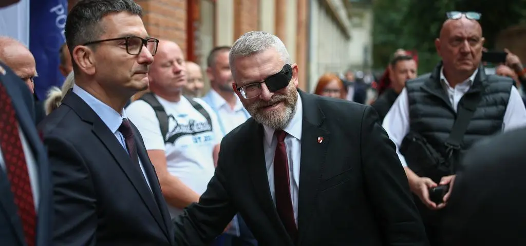 Tusk, Braun i urwane porównanie Horały. "Ta cisza niech wybrzmi"