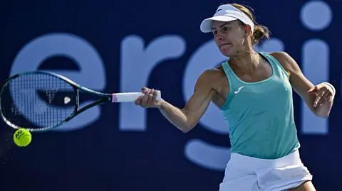 Najpierw bezsilna, później Linette podniosła się w wielkim stylu