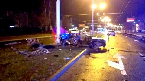 Auto roztrzaskało się na słupie, troje nastolatków zginęło. Prokuratura o wynikach sekcji zwłok