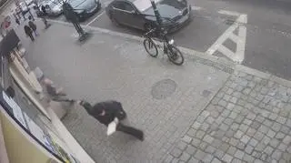 Mężczyzna ukradł tackę z biżuterią