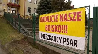 Boisko szkolne w Psarach (Małopolska)