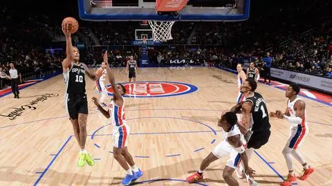 Sochan i spółka górą w meczu najsłabszych ekip NBA